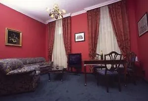 מלון Bohemia Plaza 4*