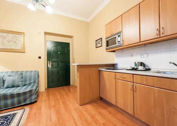 Bohemia Plaza Hotel 4*